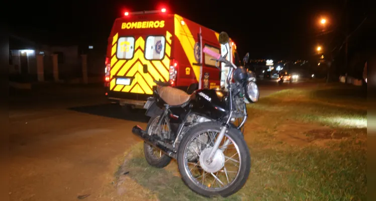Duas pessoas ficam feridas em colisão entre motocicleta e carro, em Ponta Grossa |