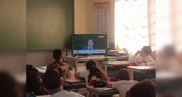 Veja como foram realizadas as atividades em sala de aula com o conteúdo especial.