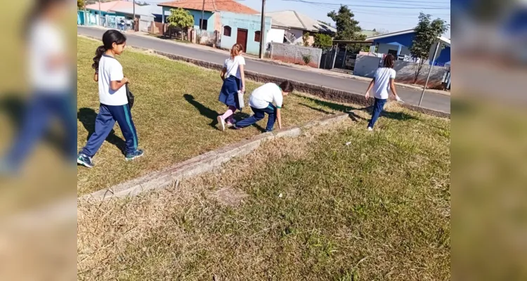 Alunos puderam acompanhar conteúdo em sala e realizar importante ação ambiental fora dela.