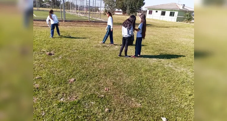 Alunos puderam acompanhar conteúdo em sala e realizar importante ação ambiental fora dela.