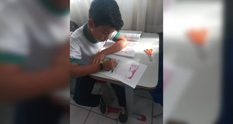 Educandos puderam realizar as próprias práticas dentro do assunto em sala.