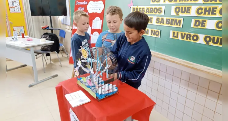 Confira os registros da proposta literária em sala de aula.