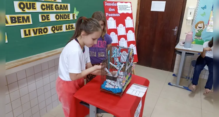 Confira os registros da proposta literária em sala de aula.