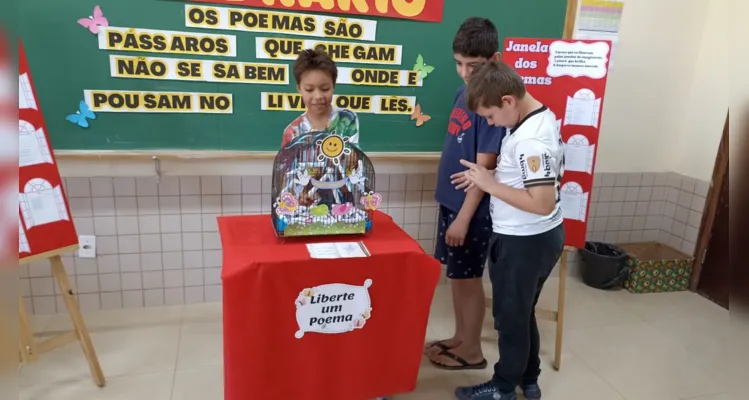 Confira os registros da proposta literária em sala de aula.