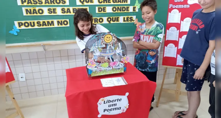 Confira os registros da proposta literária em sala de aula.