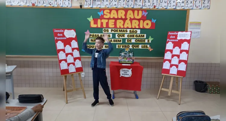 Confira os registros da proposta literária em sala de aula.