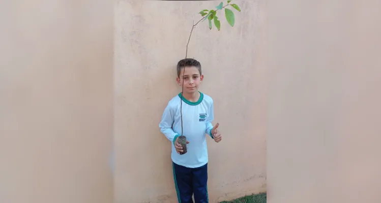 Educandos foram protagonistas de toda a ação ambiental na escola.