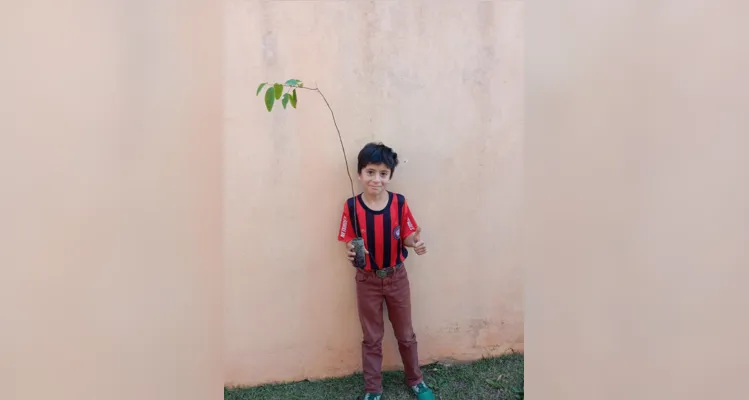 Educandos foram protagonistas de toda a ação ambiental na escola.