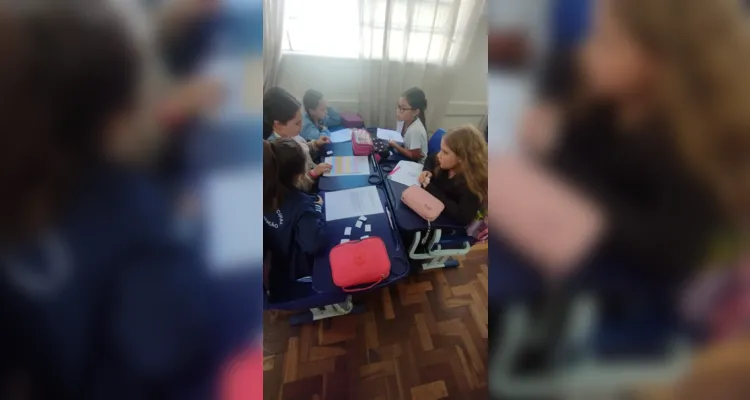 Veja momentos da dinâmica em sala de aula.