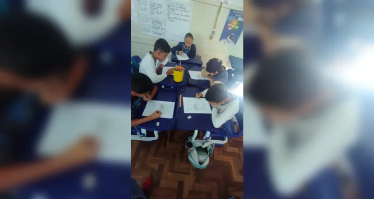 Veja momentos da dinâmica em sala de aula.