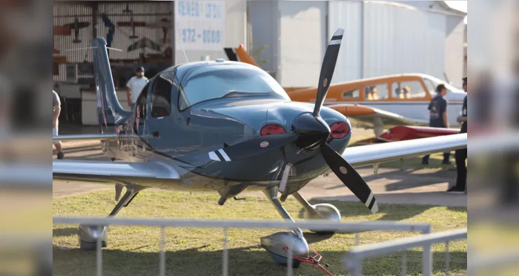 Exposição reuniu aeronaves históricas.