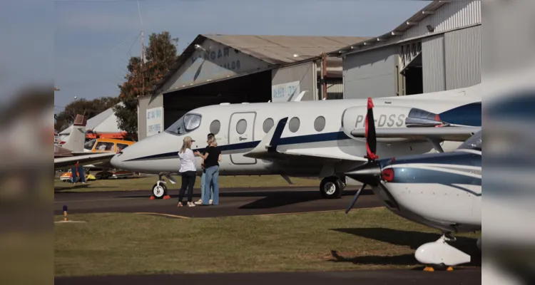 Visitantes puderam ver os aviões de perto.