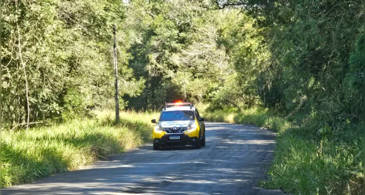 Polícia Militar também acompanha a ocorrência.