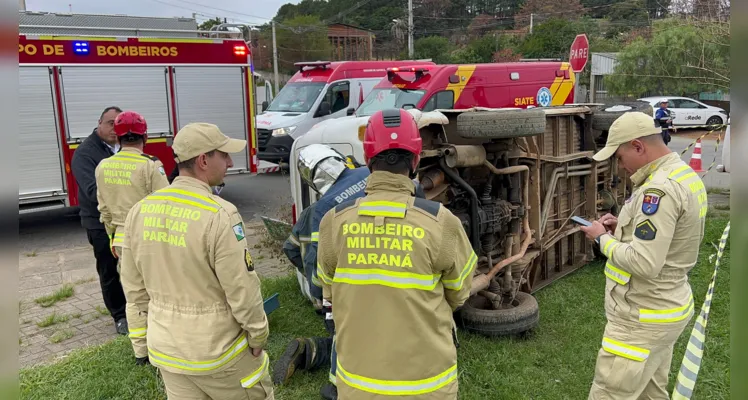 Acidente mobilizou Corpo de Bombeiros.