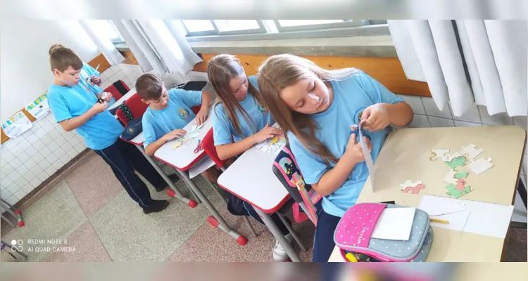 A turma se empolgou com o tema e tornou as dinâmicas em sala em valiosas oportunidades de compreensão do conteúdo.