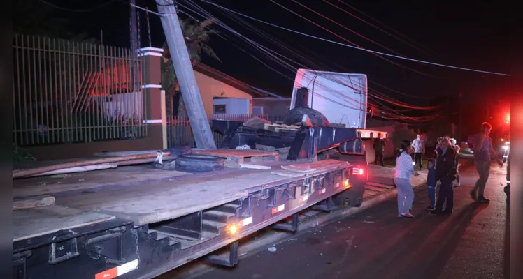 Acidente aconteceu na noite desta terça-feira, no Parque Nossa Senhora das Graças