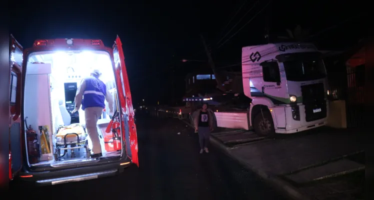 Acidente aconteceu na noite desta terça-feira, no Parque Nossa Senhora das Graças