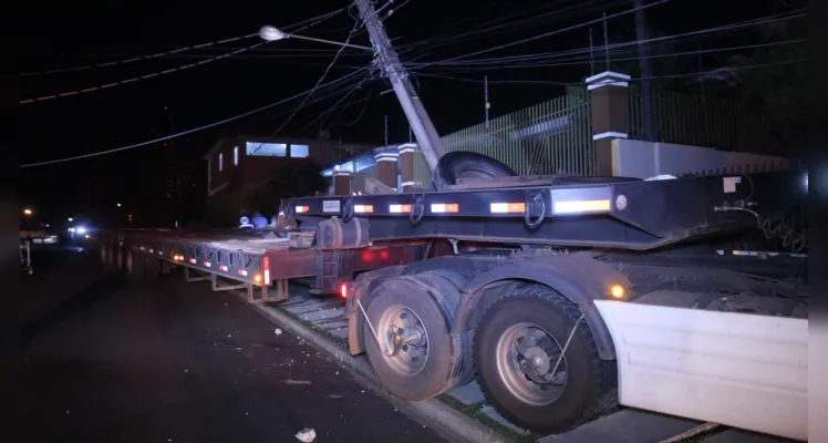 Acidente aconteceu na noite desta terça-feira, no Parque Nossa Senhora das Graças