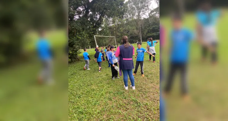 A eliminação de possíveis focos da doença foi outra importante ação realizada pelos alunos.