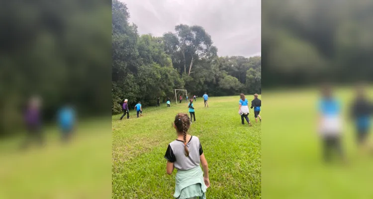 A eliminação de possíveis focos da doença foi outra importante ação realizada pelos alunos.