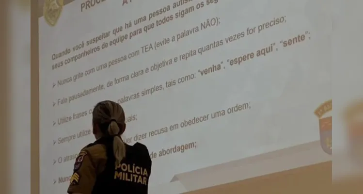 O Comandante apresentou aos discentes o perfil profissional da Polícia Militar, bem como sua importância na atuação da Segurança Pública.