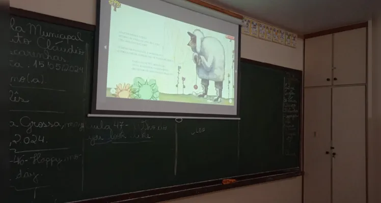 Vídeos sobre a temática também foram transmitidos em sala de aula.