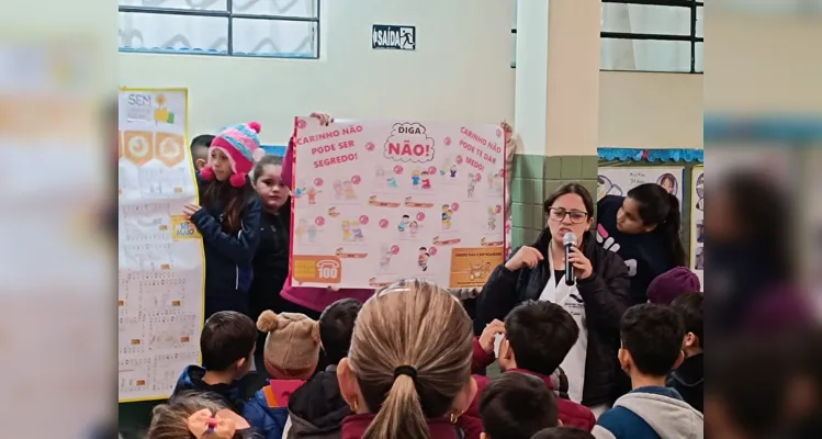 A turma realizou uma apresentação sobre o tema para toda a escola, com uma linguagem acessível a todos os educandos.