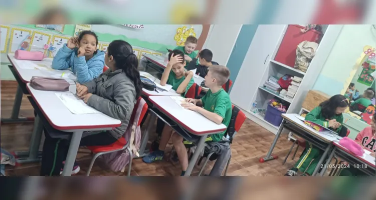 A turma também realizou a proposta de debate sugerida na videoaula do projeto Vamos Ler.