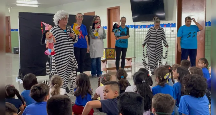 Um teatro organizado pelas agentes comunitárias de saúde do bairro encerrou as atividades.