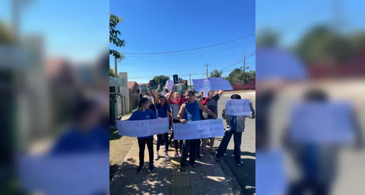 Uma saída a campo, nas redondezas da escola, também foi realizada pelos alunos.