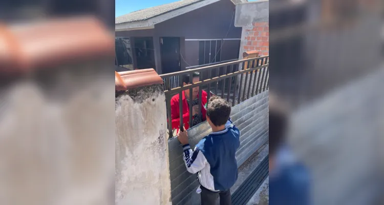 Uma saída a campo, nas redondezas da escola, também foi realizada pelos alunos.