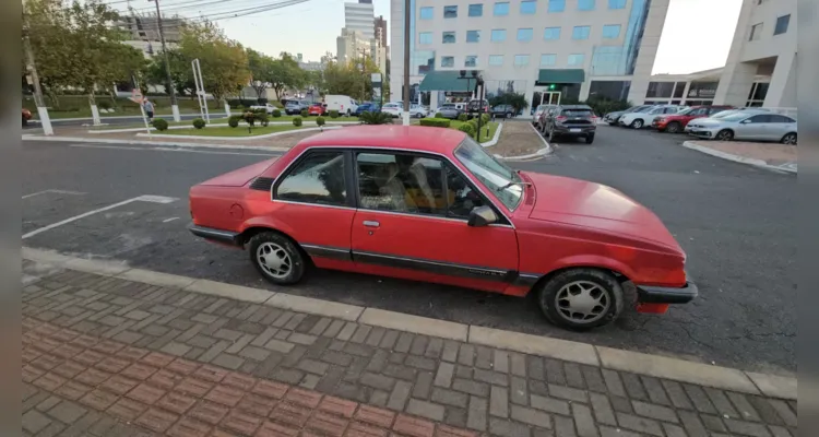 Ciclista fica ferido após ser atingido por carro no bairro Olarias em PG