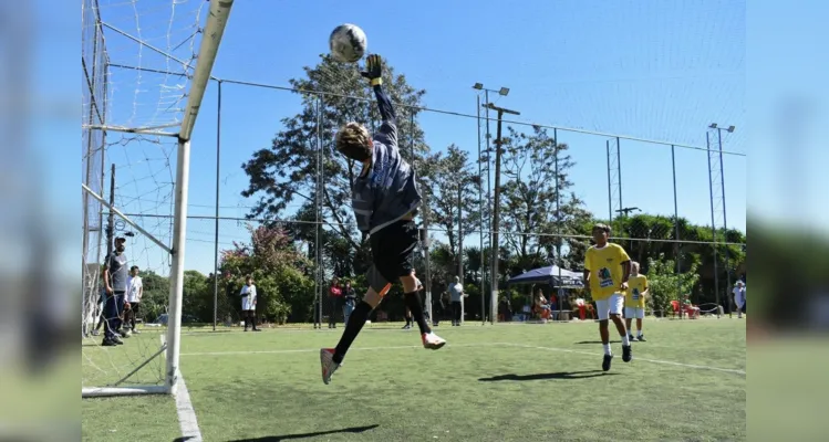 Todos os jogos da competição ocorrem nos campos society instalados pela Prefeitura nos bairros.