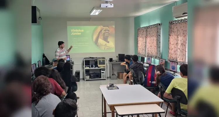 A conversa buscou transmitir ensinamentos e lógicas para o melhor uso das ferramentas digitais.