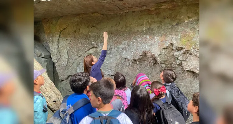 Educandos puderam percorrer um pouco da história no local.