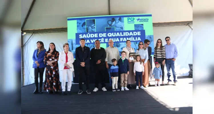 Família homenageia Cesar Milléo com 'Superposto' em PG