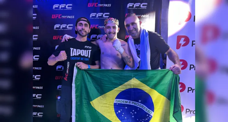 Rickson finalizou o adversário com 1m35s de luta, ainda no primeiro round.