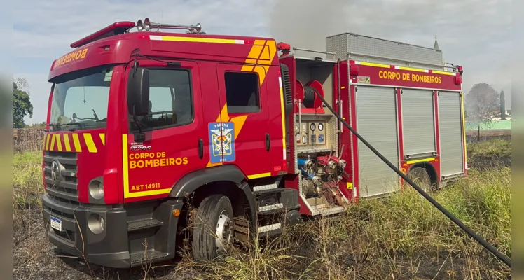 Bombeiros combatem incêndio de grande proporção em PG