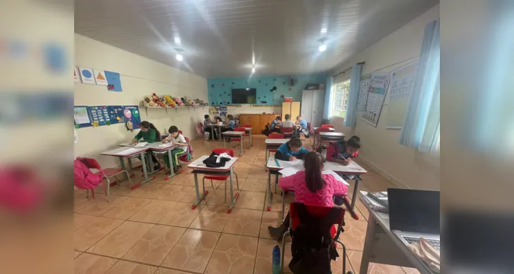 Uma das tarefas dos alunos foi desenvolver situações problema com a operação matemática destinada ao grupo.