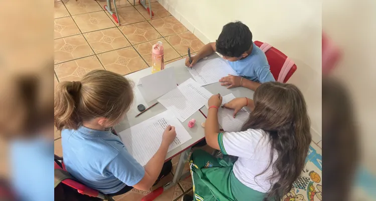 Uma das tarefas dos alunos foi desenvolver situações problema com a operação matemática destinada ao grupo.