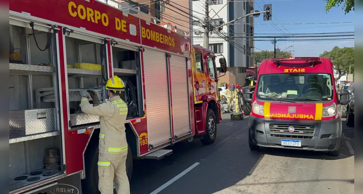 Capotamento bloqueia rua Dr. Paula Xavier nesta quarta em PG