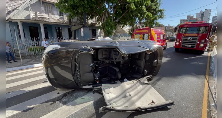 Acidente bloqueia a rua Dr. Paula Xavier