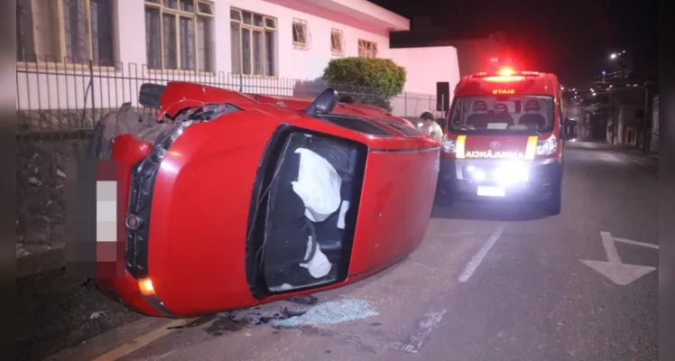 Acidente aconteceu na madrugada desta sexta