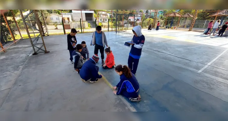 A turma realizou as atividades mesclando estudos teóricos e dinâmicas práticas.