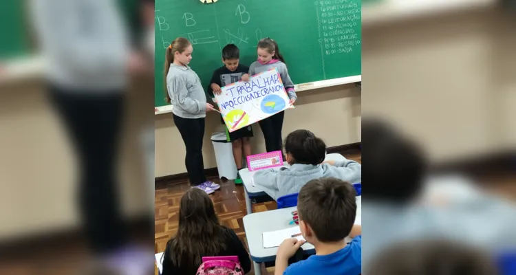 A parte final dos trabalhos consistiu em apresentações dos alunos nas demais turmas da escola.