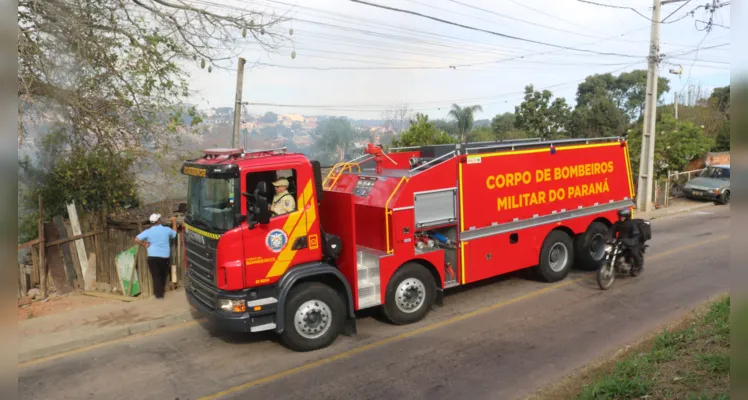 Residência foi tomada pelas chamas