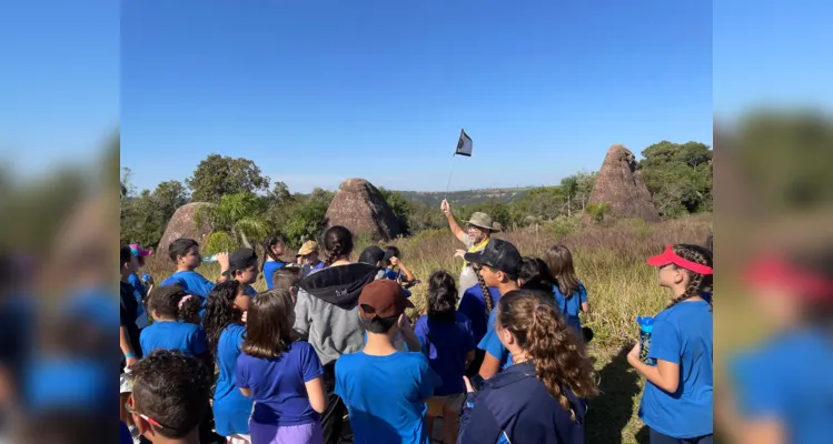 A proposta possibilitou a integração de diversas disciplinas, promovendo uma abordagem interdisciplinar do conhecimento.