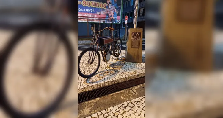 Moto artesanal foi furtada na noite deste sábado em Ponta Grossa