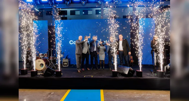 A RC Festas Especiais, teve a honra de assinar pela terceira vez a inauguração de mais uma casa do grupo Cotrasa – Scania.