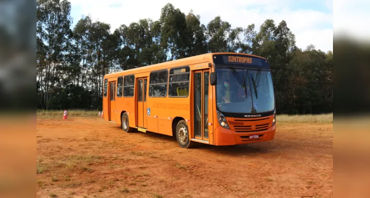 'Ônibus Escola' já formou mais de 50 profissionais